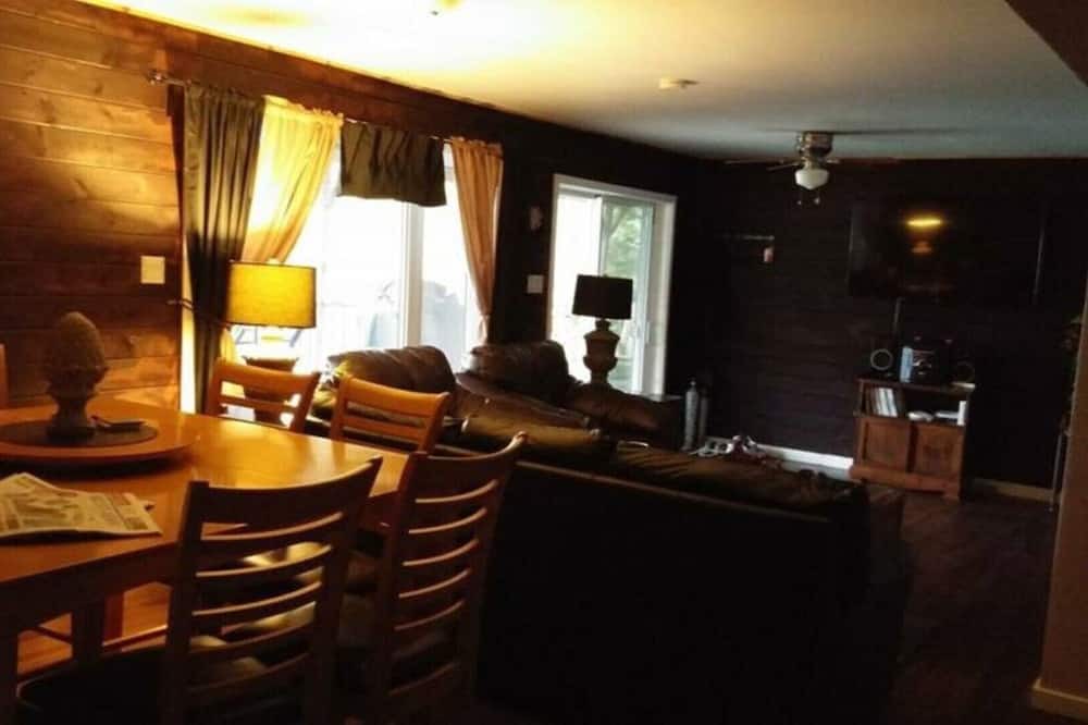 Photo of Others in Unorganized Centre Parry Sound