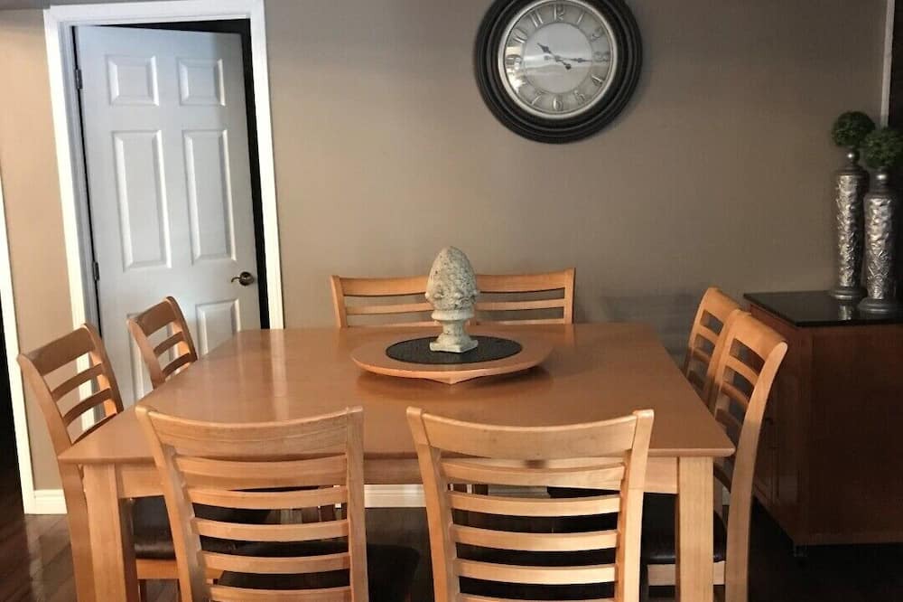 Photo of Kitchen in Unorganized Centre Parry Sound
