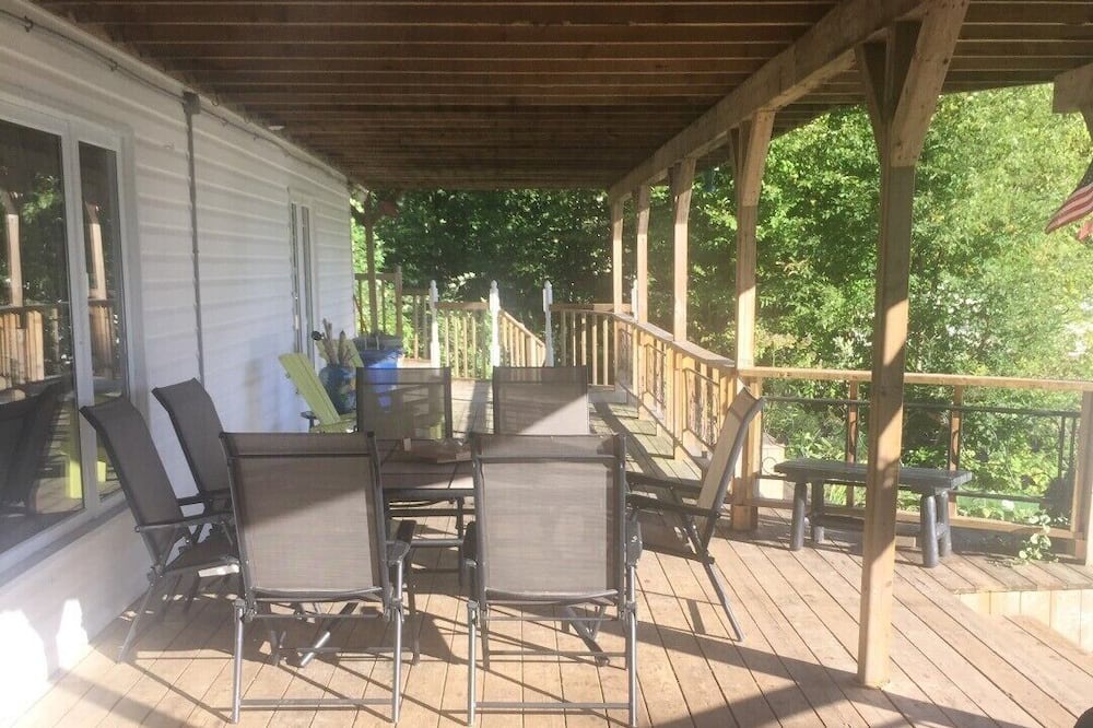 Photo of Patio Balcony in Unorganized Centre Parry Sound