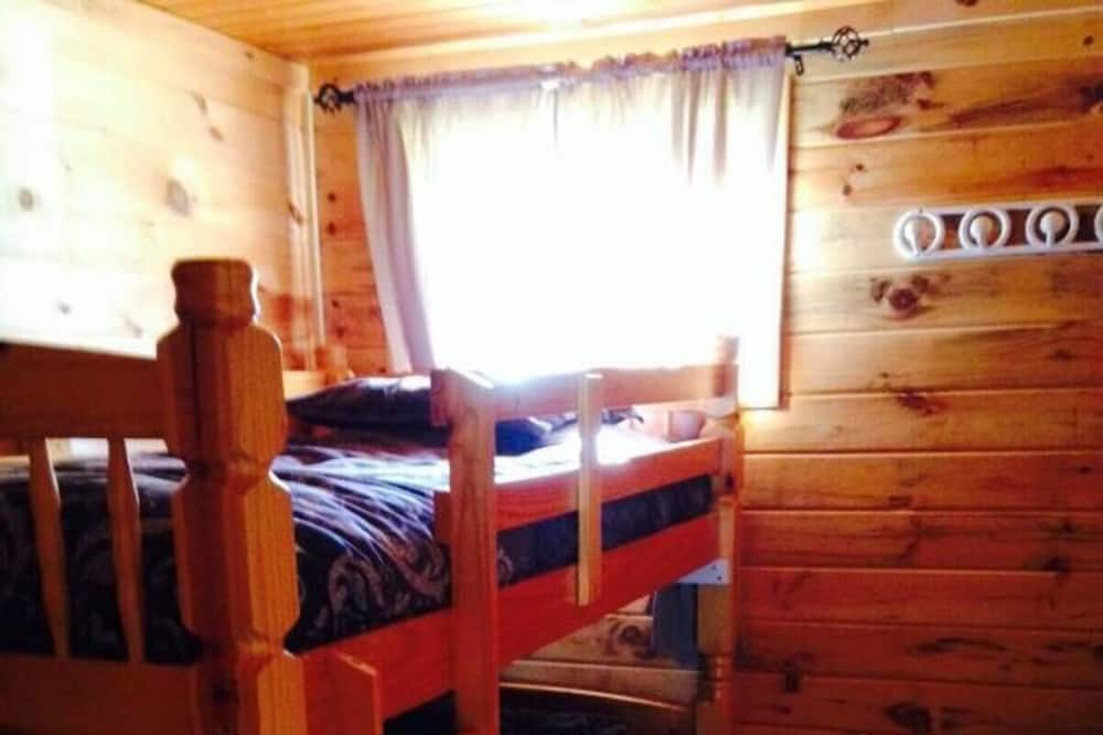 Photo of Bedroom in Unorganized Centre Parry Sound