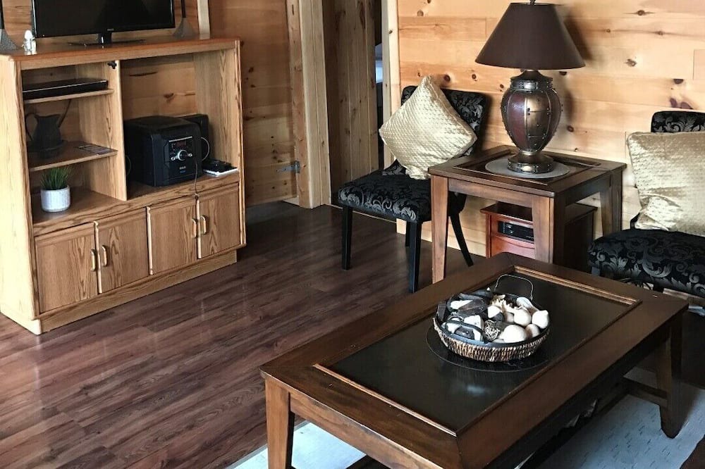 Photo of Livingroom in Unorganized Centre Parry Sound