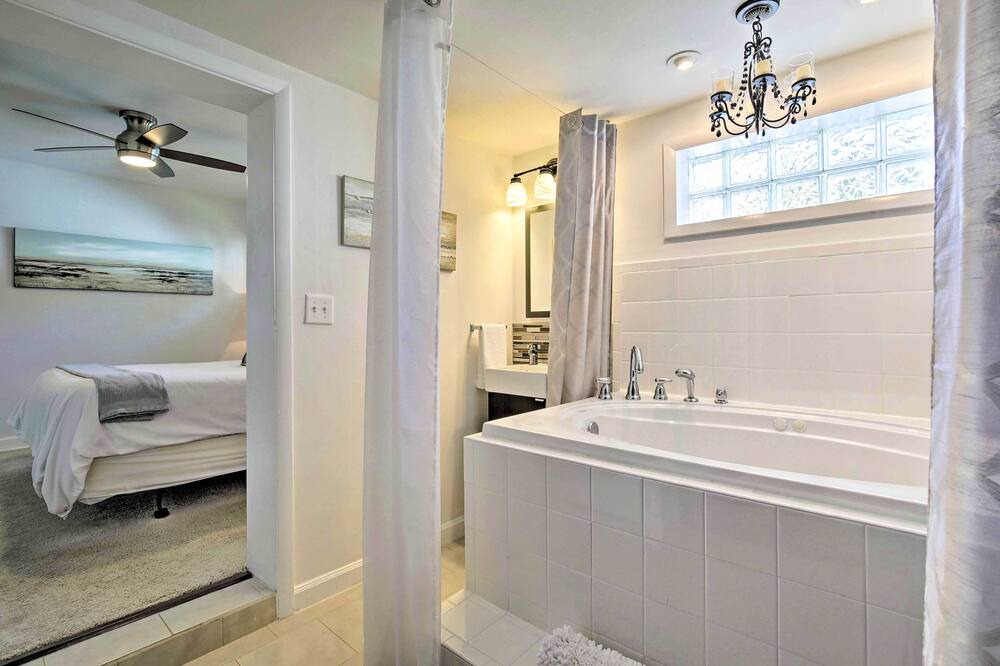 Photo of Bathroom in Davis Islands