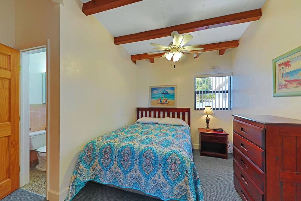 Photo of Bedroom in Sylvan Shores