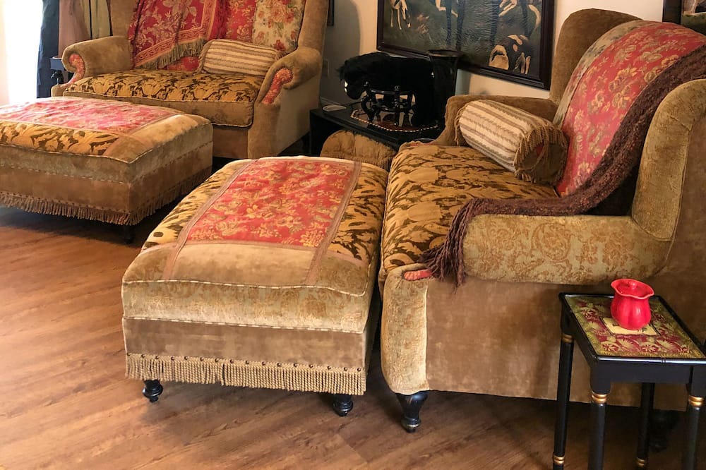 Photo of Livingroom in Nichols