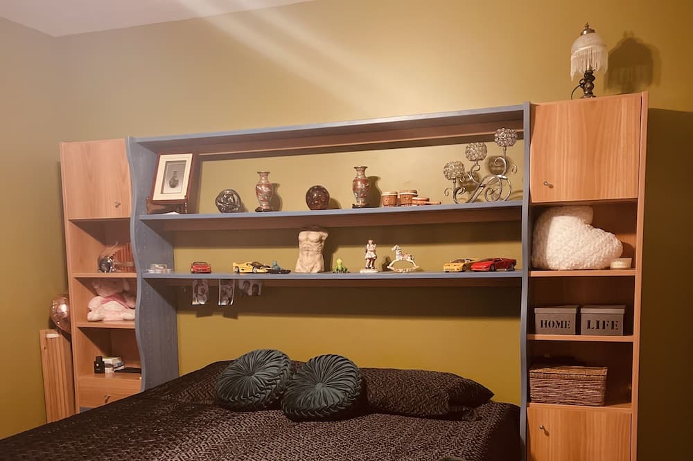 Photo of Bedroom in Amaranth