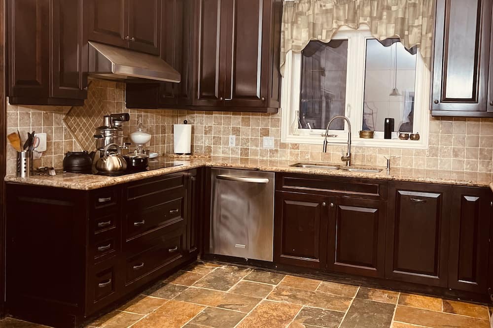 Photo of Kitchen in Amaranth