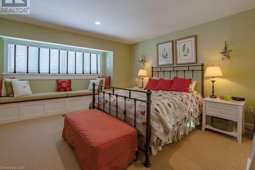 Photo of Bedroom in Baysville