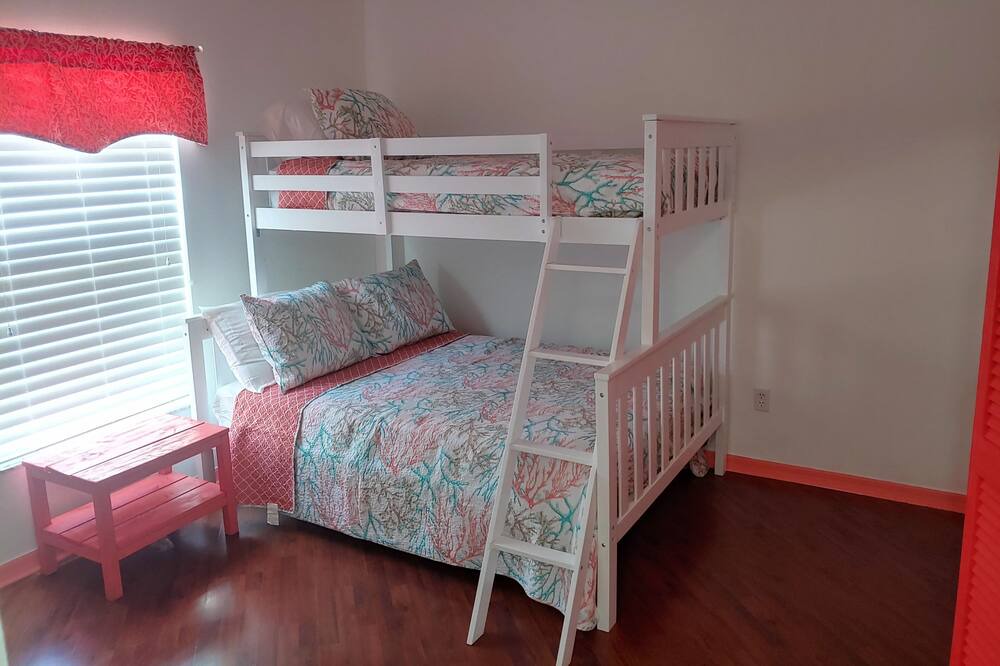 Photo of Bedroom in Southchase