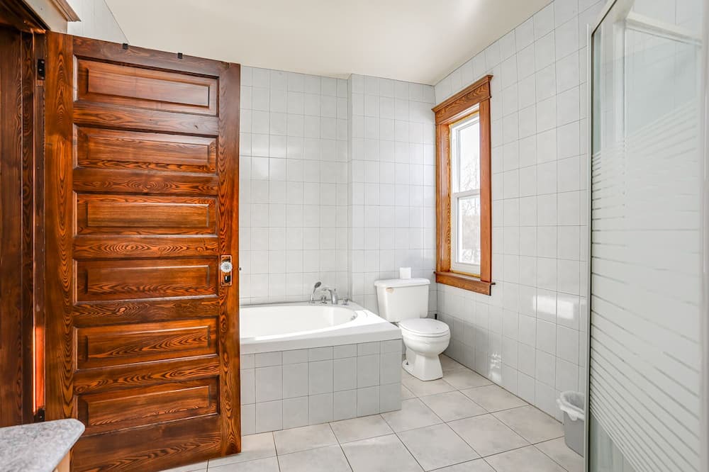 Photo of Bathroom in Grey Highlands