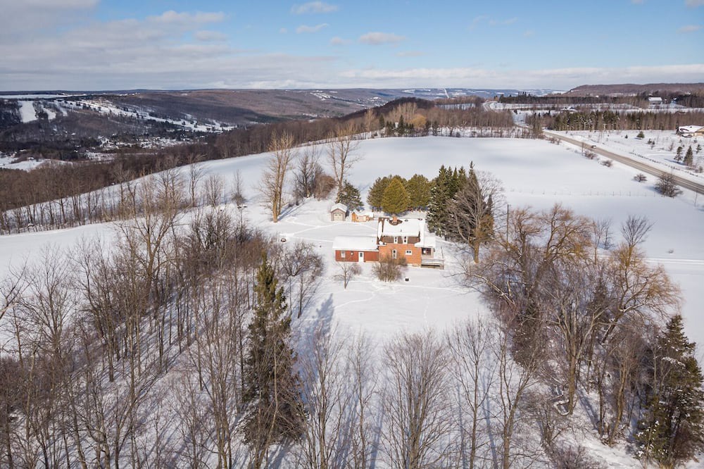 Photo of Others in Grey Highlands