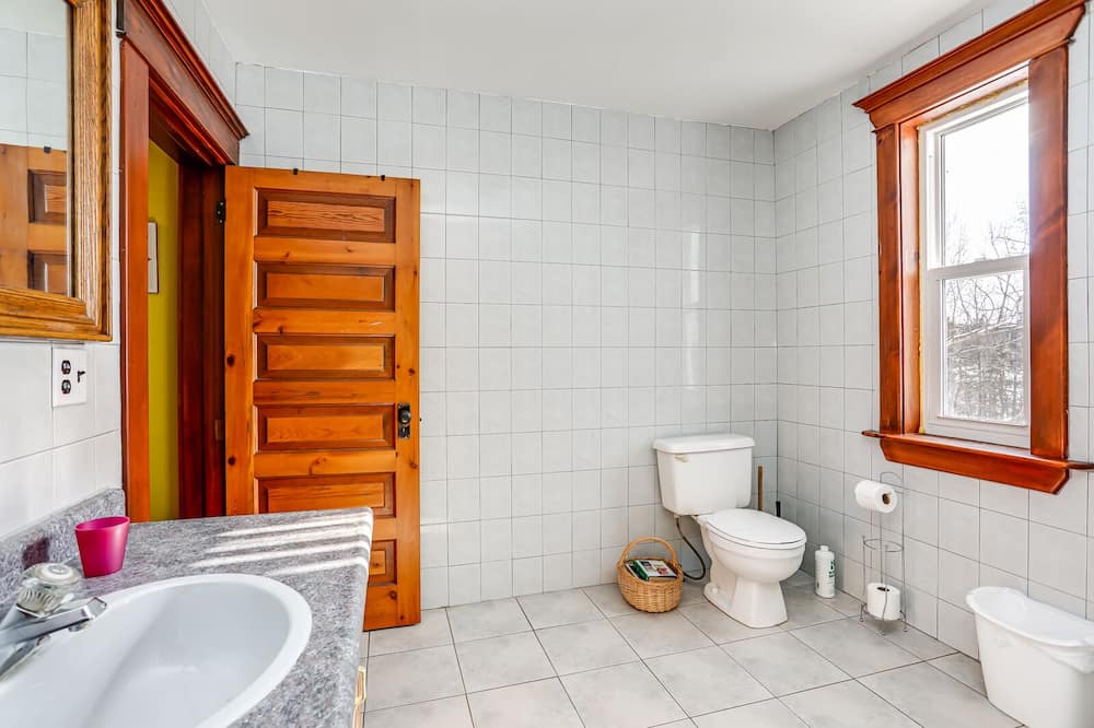 Photo of Bathroom in Grey Highlands