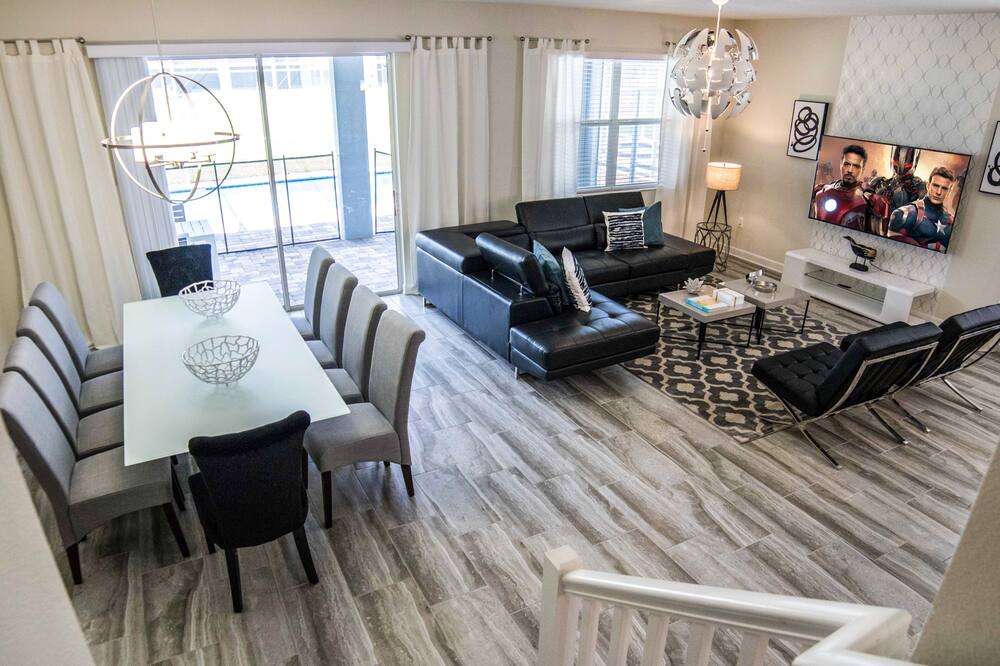 Photo of Livingroom in Davenport