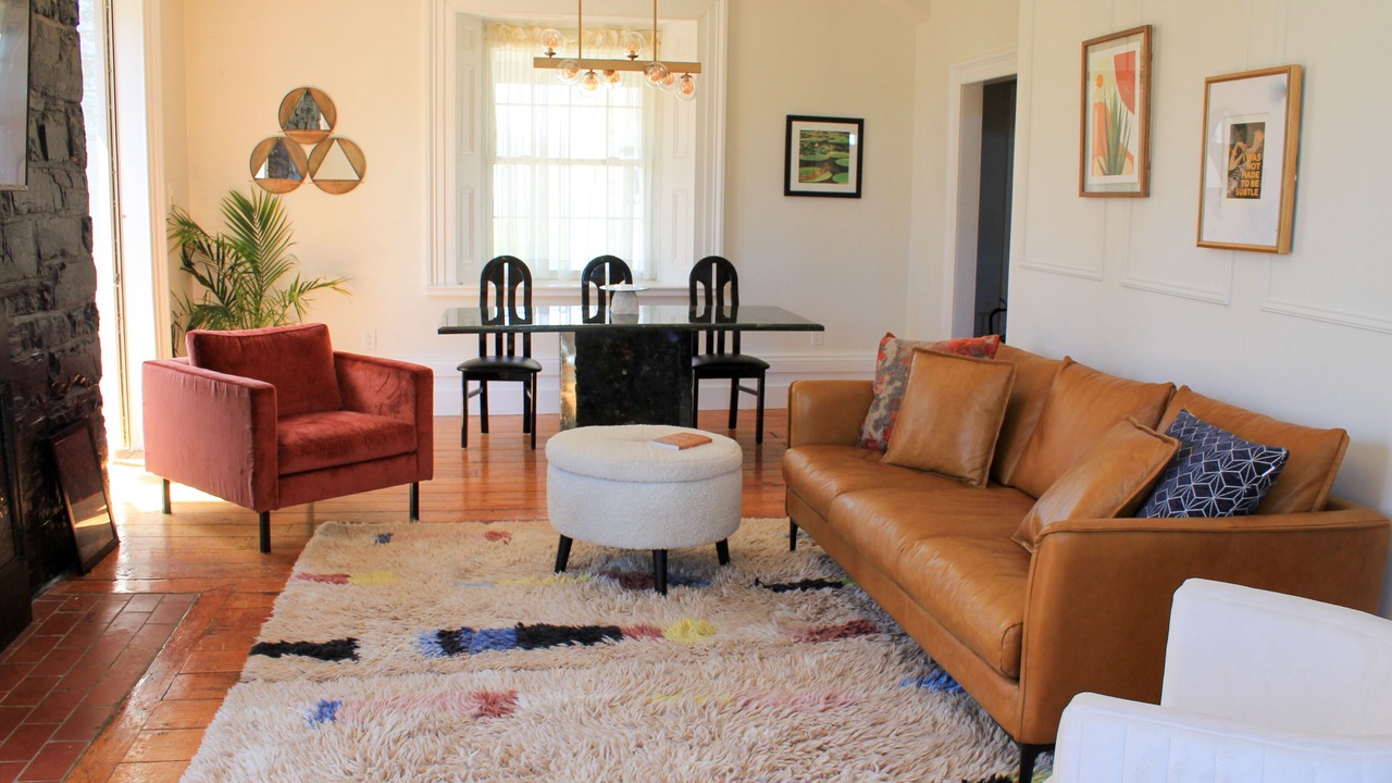 Photo of Livingroom in Loyalist
