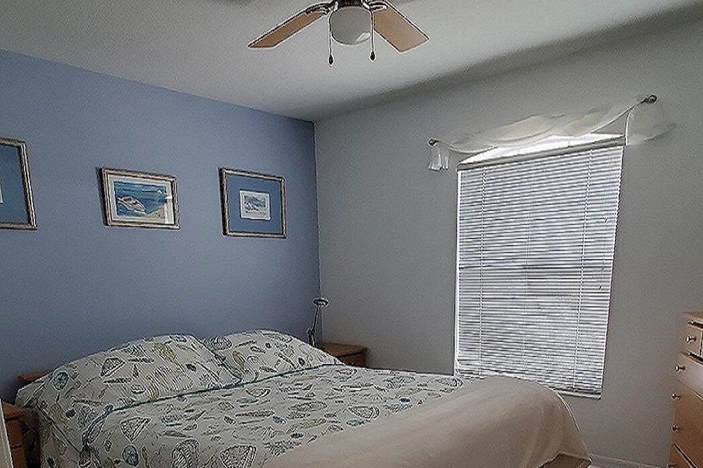 Photo of Bedroom in Lake Wilson Preserve