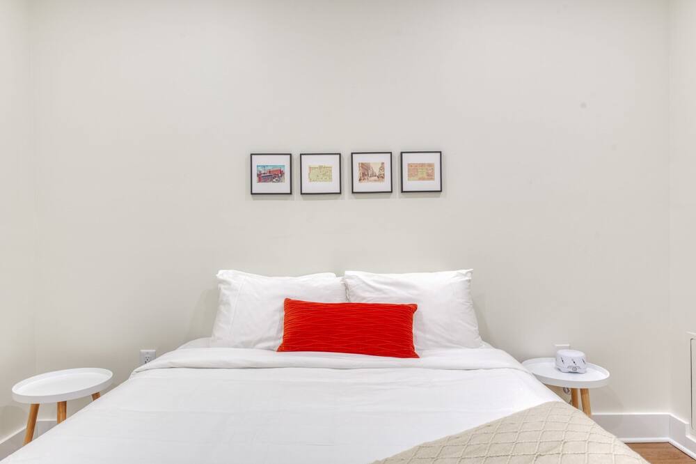 Photo of Bedroom in Center City East