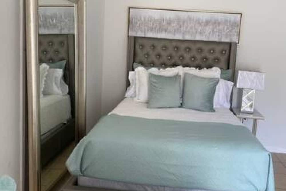 Photo of Bedroom in Egypt Lake-Leto