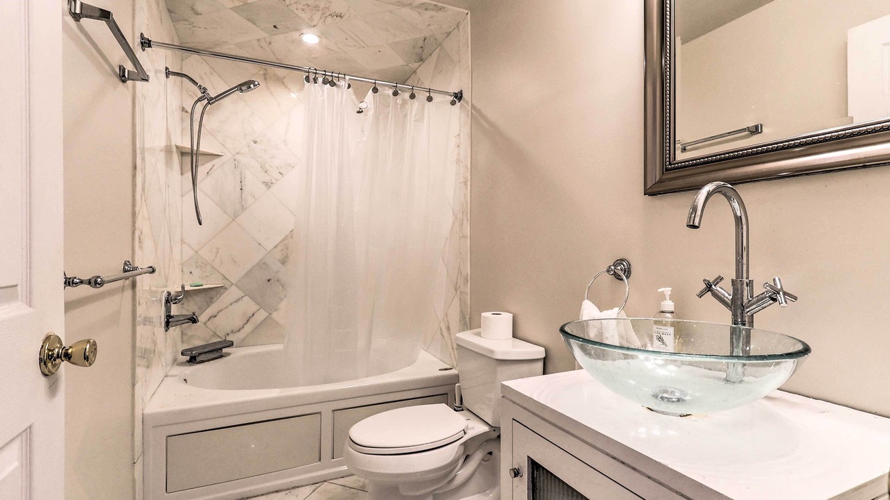 Photo of Bathroom in Center City West