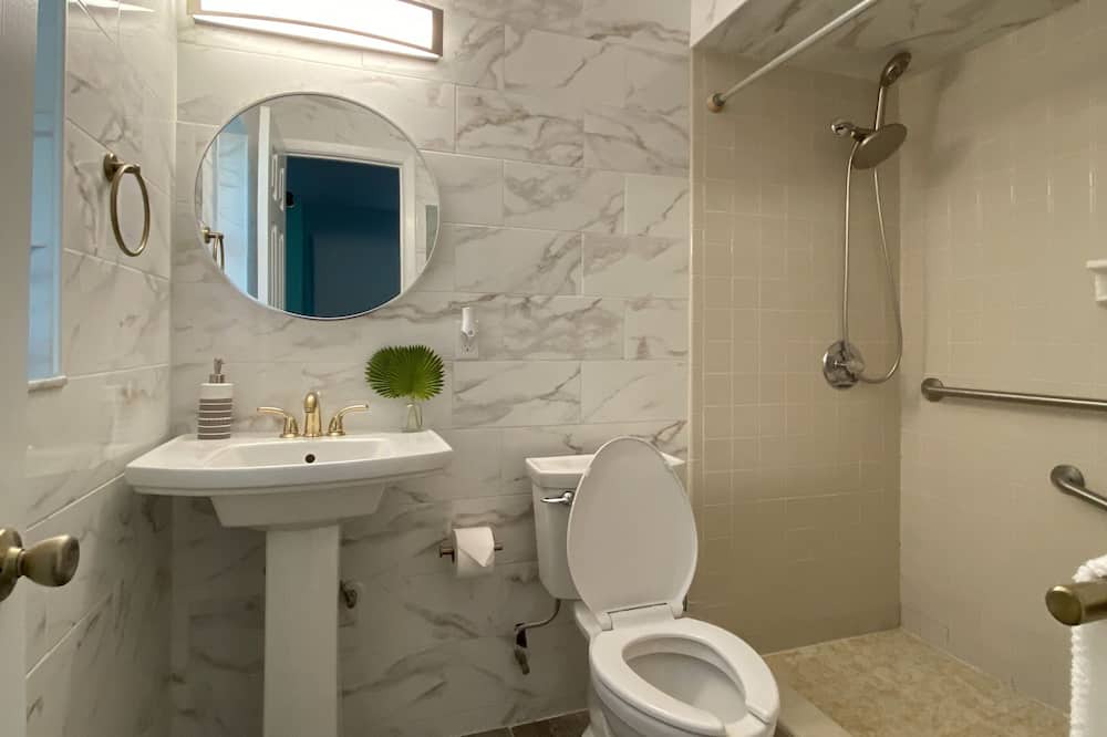 Photo of Bathroom in Orlovista