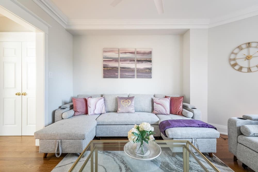 Photo of Livingroom in Saint Clair West Village