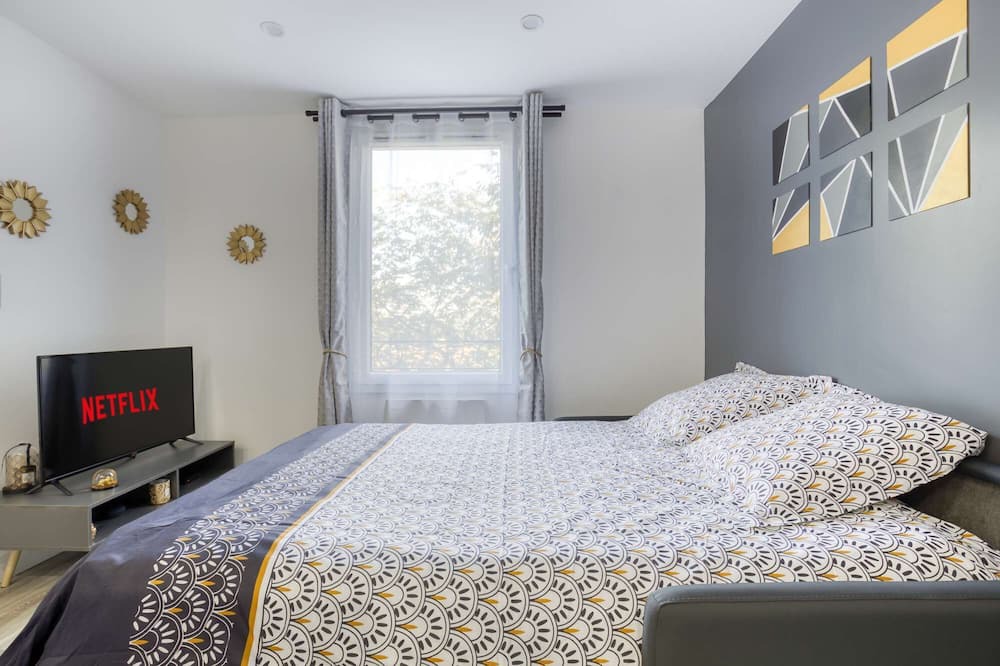 Photo of Bedroom in Magny-le-Hongre