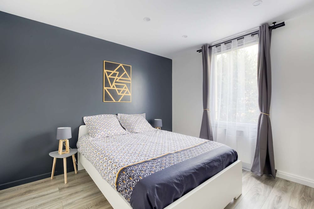 Photo of Bedroom in Magny-le-Hongre