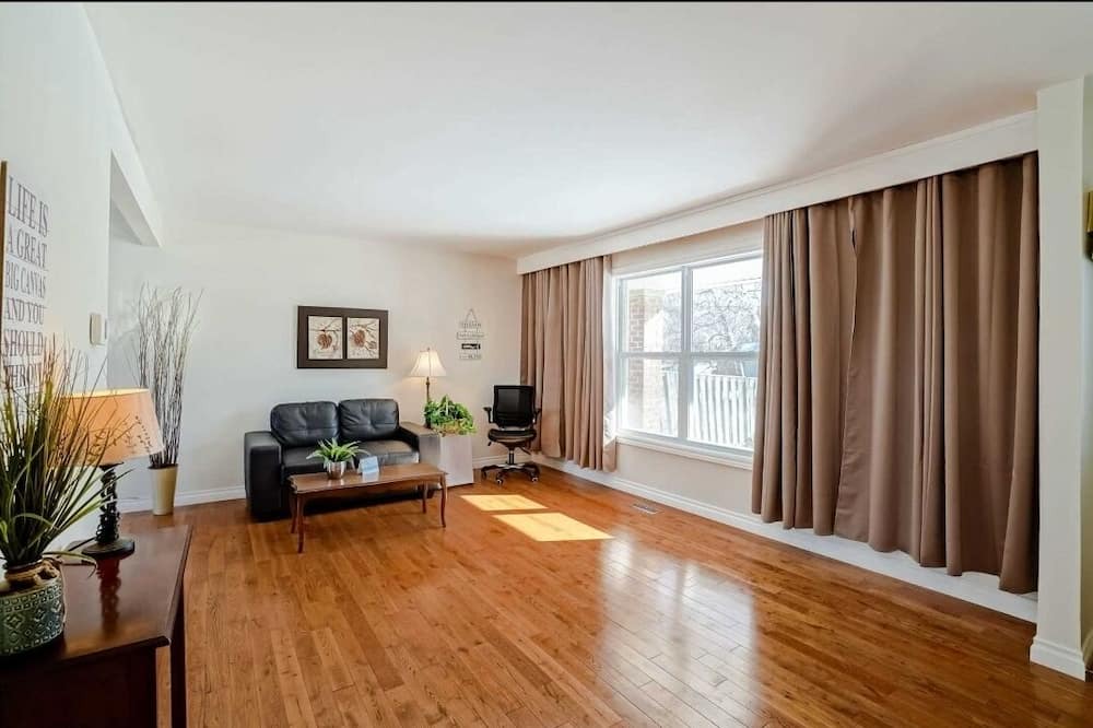 Photo of Livingroom in Brampton