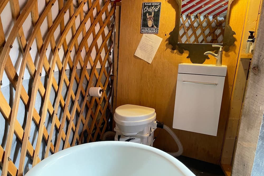 Photo of Bathroom in Unorganized Centre Parry Sound