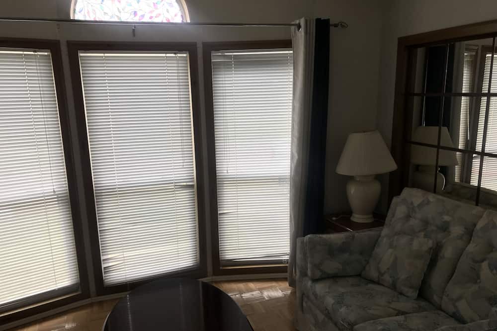 Photo of Livingroom in Pefferlaw