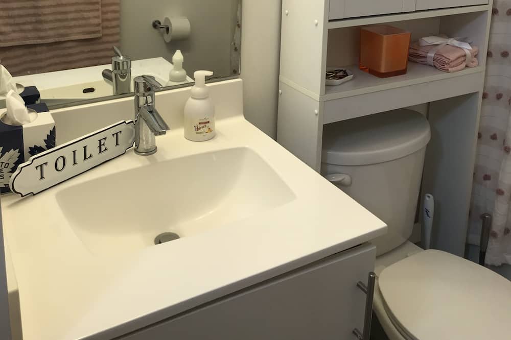 Photo of Bathroom in Humber Bay