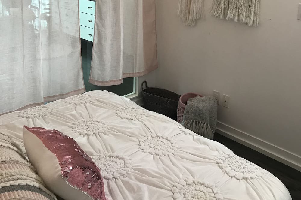 Photo of Bedroom in Humber Bay