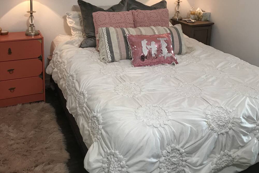 Photo of Bedroom in Humber Bay
