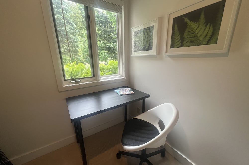 Photo of Bedroom in Georgian Bluffs