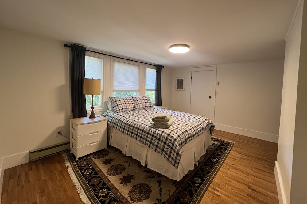 Photo of Bedroom in Georgian Bluffs