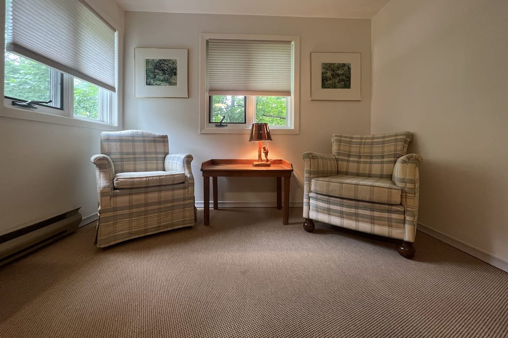Photo of Livingroom in Georgian Bluffs