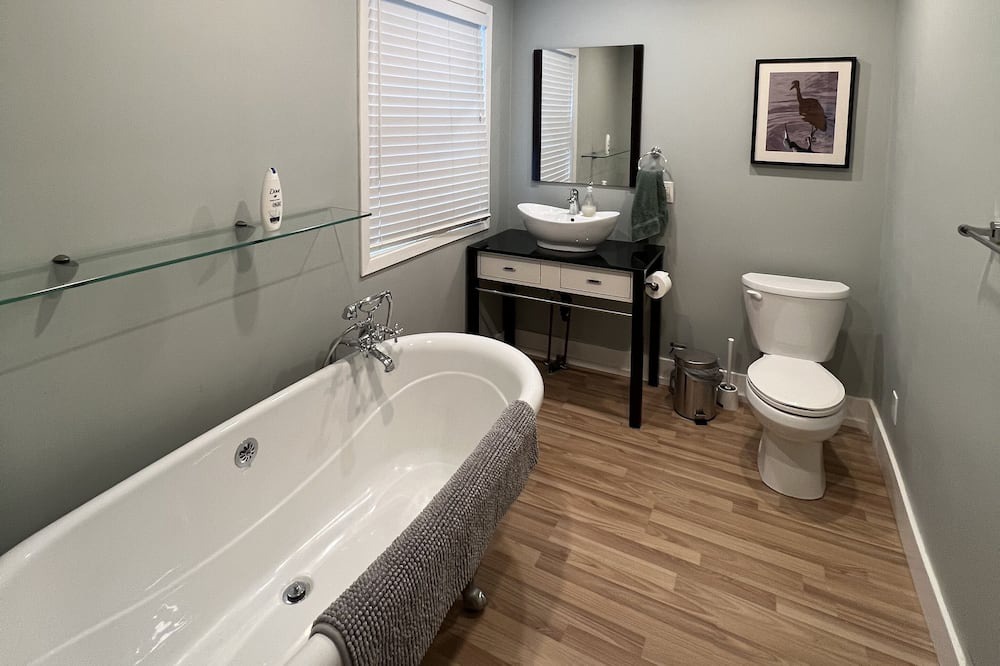 Photo of Bathroom in Georgian Bluffs