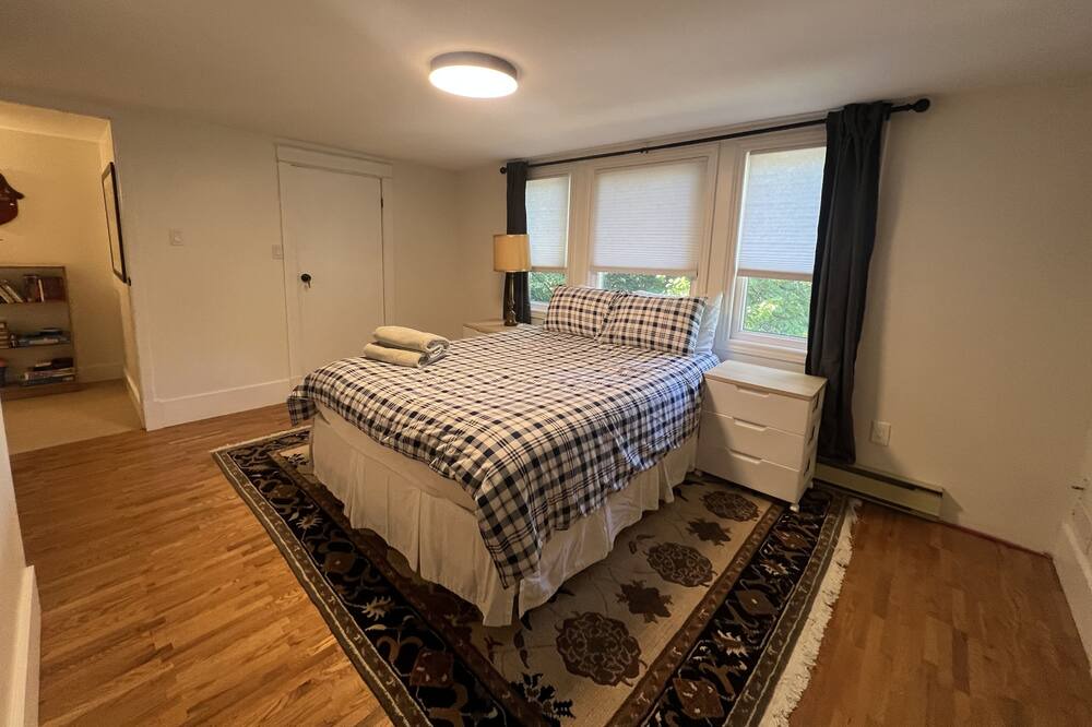 Photo of Bedroom in Georgian Bluffs