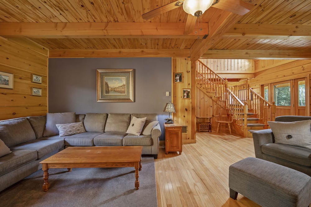 Photo of Bedroom in Algonquin Highlands