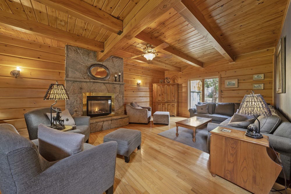 Photo of Bedroom in Algonquin Highlands
