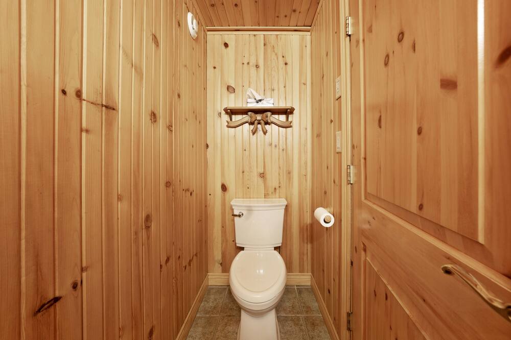 Photo of Bathroom in Algonquin Highlands