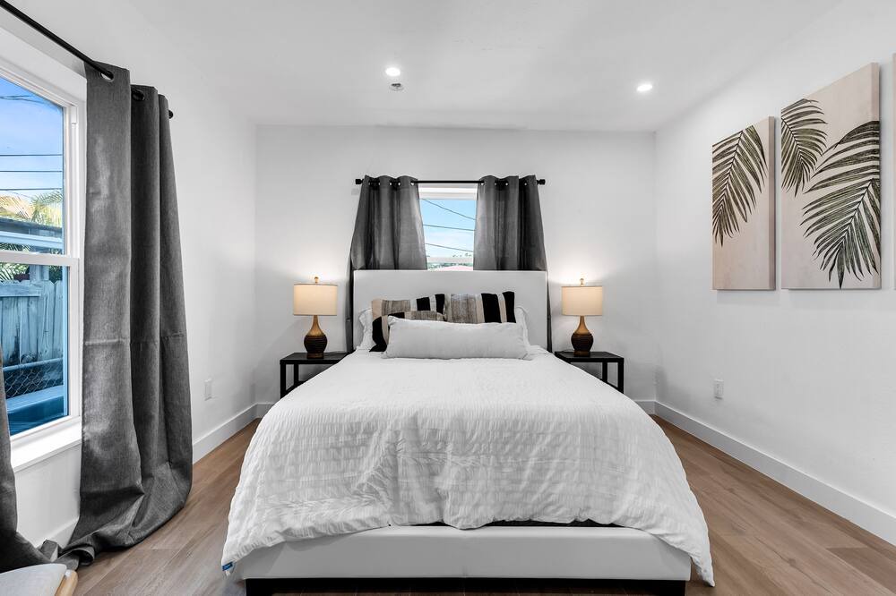 Photo of Bedroom in Coral Way