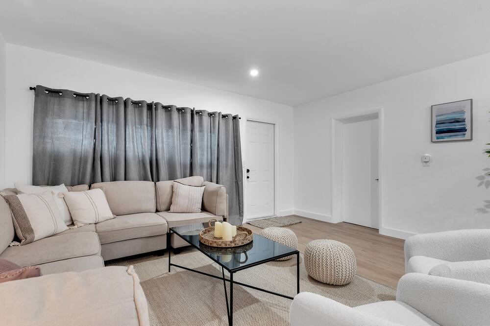 Photo of Livingroom in Coral Way