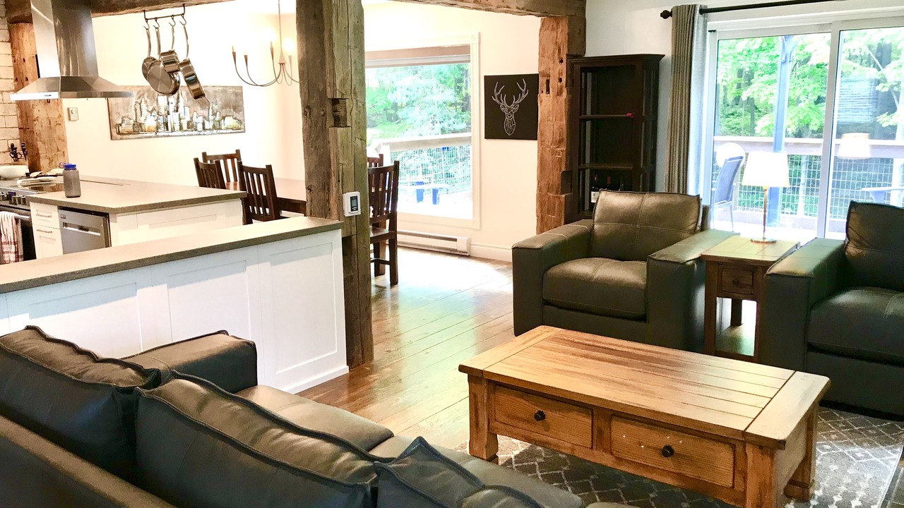 Photo of Livingroom in Castle Glen Estates