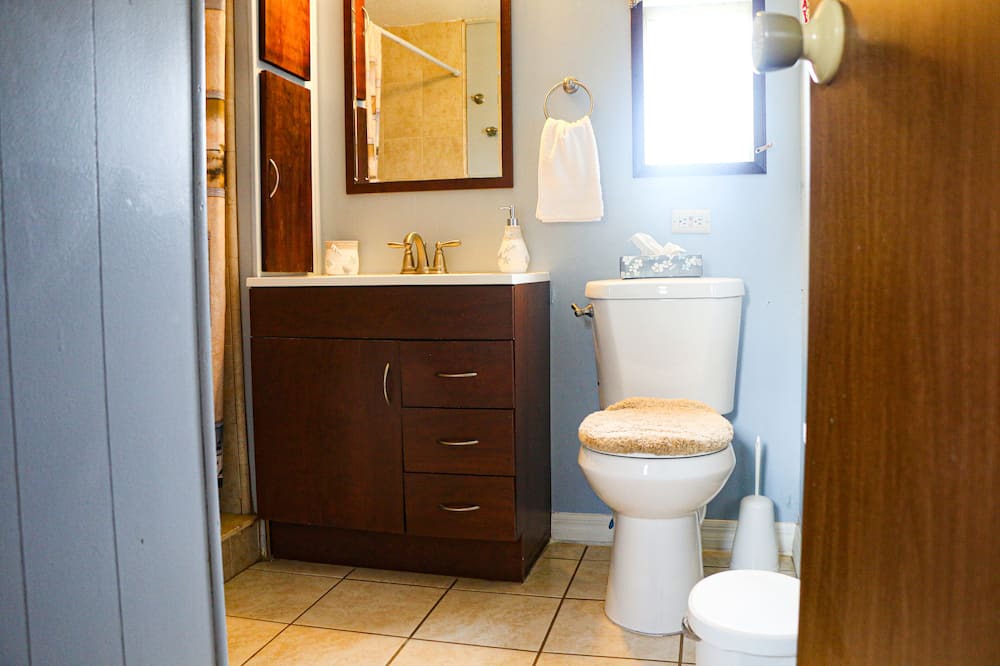Photo of Bathroom in Lake Wales