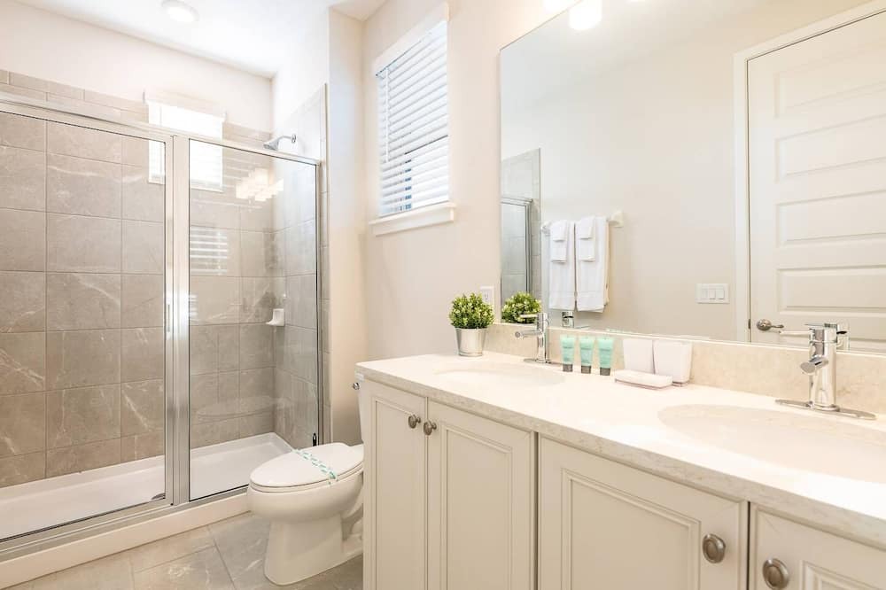 Photo of Bathroom in Bay Lake
