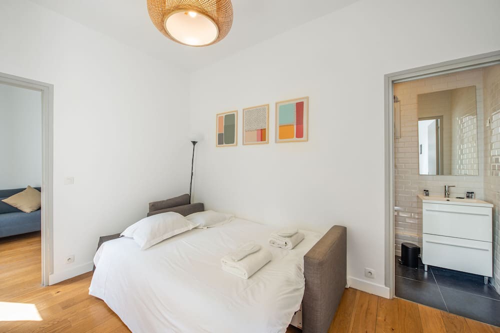 Photo of Bedroom in Levallois-Perret