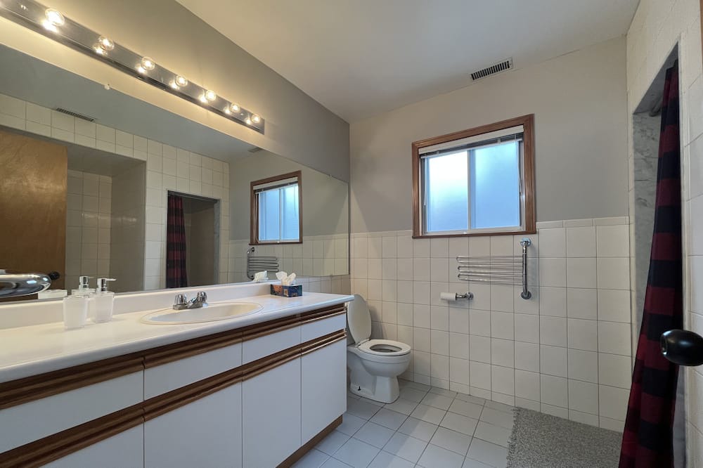 Photo of Bathroom in Tiny