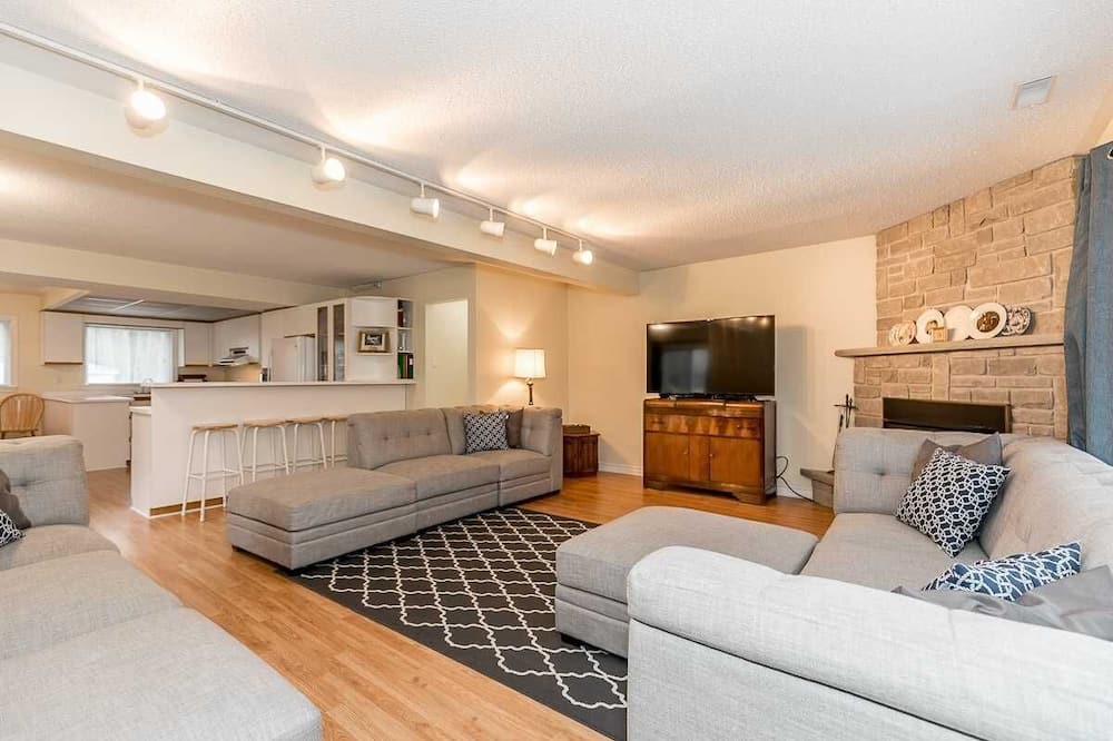 Photo of Livingroom in Tiny
