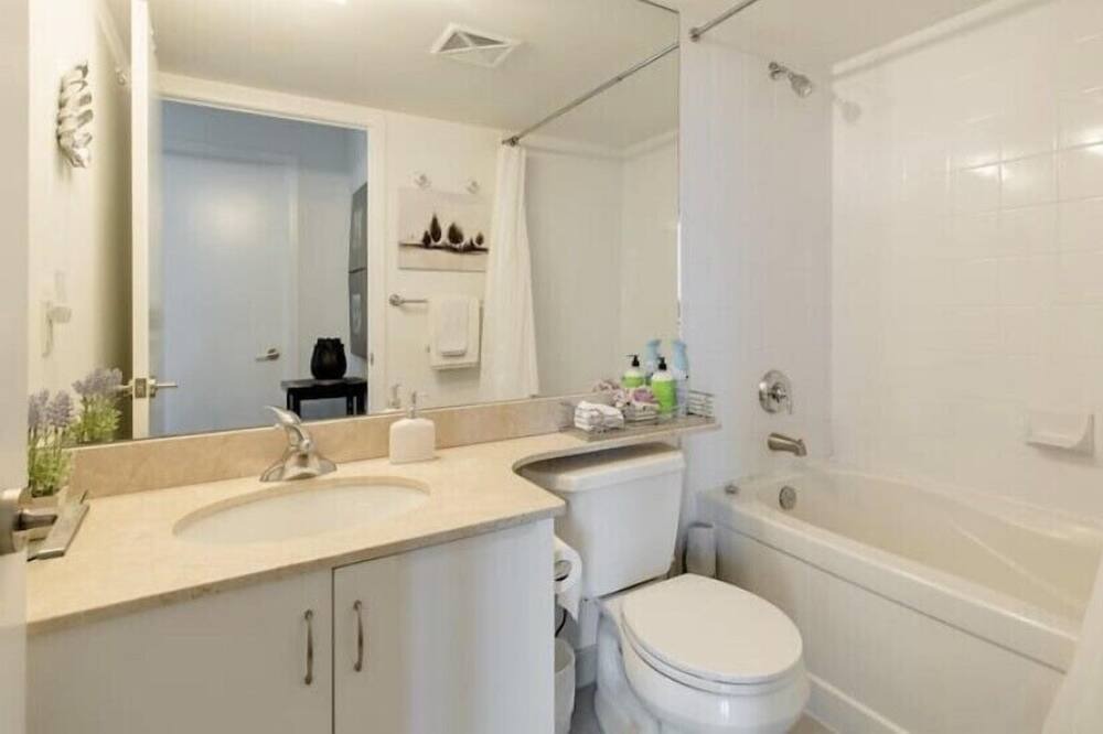 Photo of Bathroom in Fort York