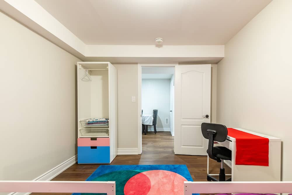 Photo of Bedroom in Central Erin Mills