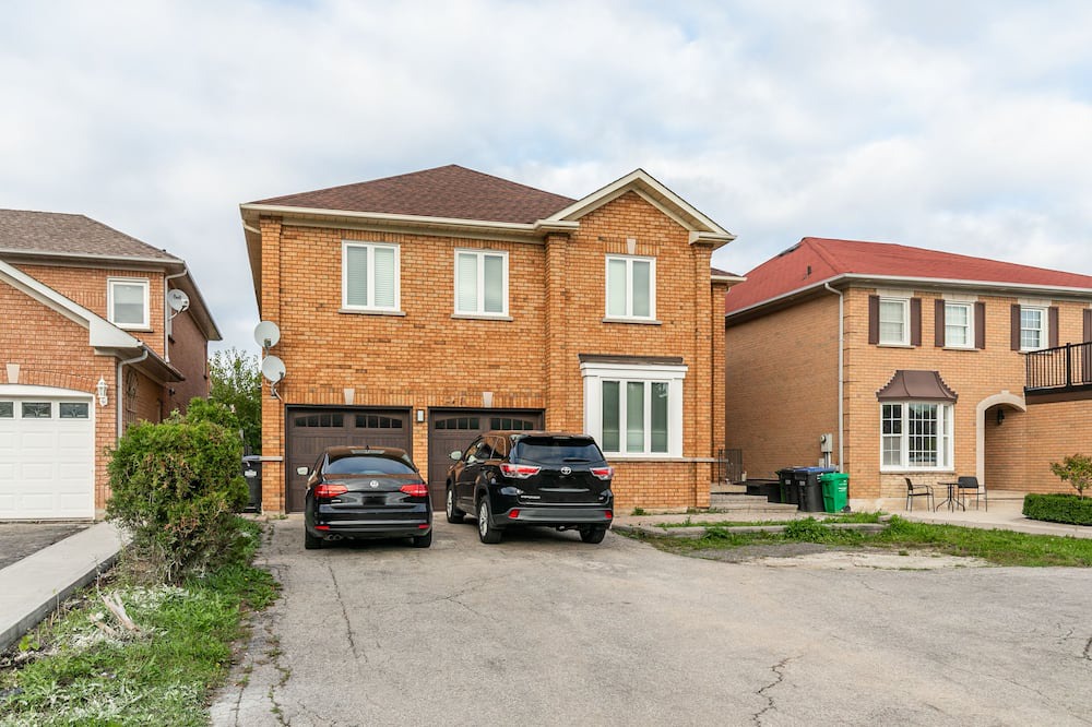 Photo of Outdoor in Central Erin Mills